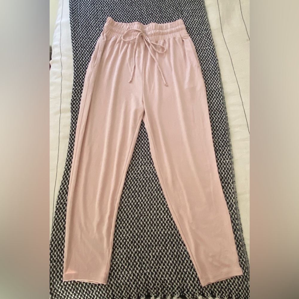 Fabletics cropped/ankle lounge pants - M - Light Pink